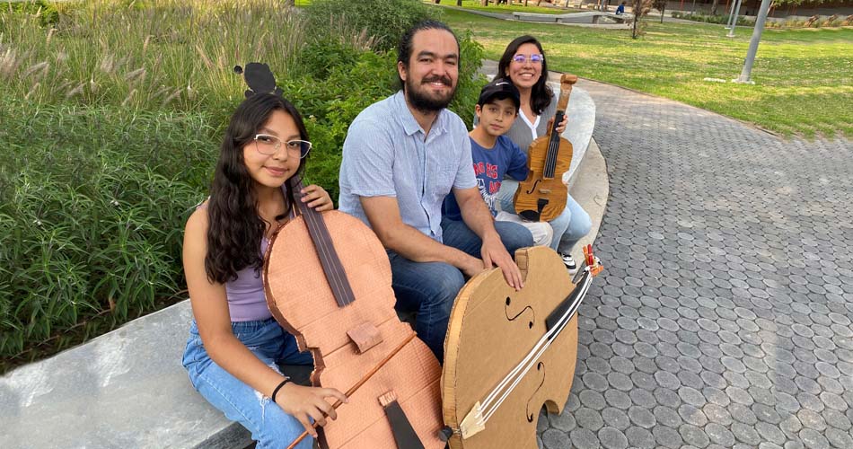 Entrada: ¿Tocar instrumentos de cartón? Sí, en los Semilleros de Música los integrantes elaboran sus instrumentos con materiales reciclados