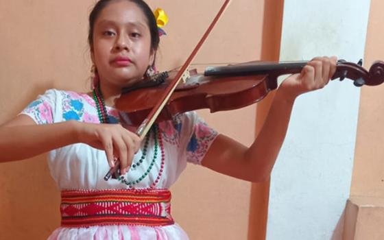 Niñas de Zozocolco llevan un pedacito de su comunidad a Bellas Artes en el marco del Año de la Mujer Indígena